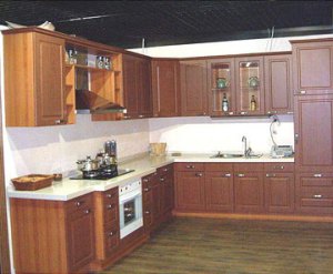 Cabinet pulls mounted in a horizontal direction on drawers and cabinets